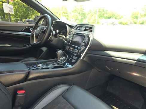 Used 2020 Nissan Maxima SR w/ Sport Mat Group FWD image 18