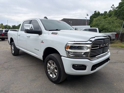 Used 2024 RAM 2500 Laramie AWD/4WD image 7
