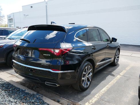 Used 2024 Acura MDX SH-AWD w/ Technology Package image 5