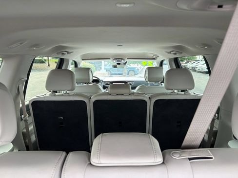 Used 2024 Jeep Wagoneer L Series II w/ Flexible Seating Group AWD/4WD image 12