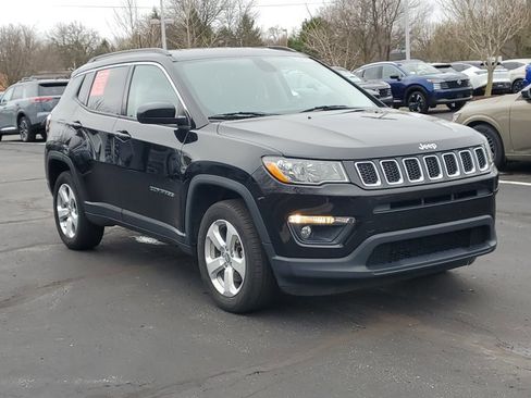 Used 2018 Jeep Compass Latitude w/ Popular Equipment Group image 2