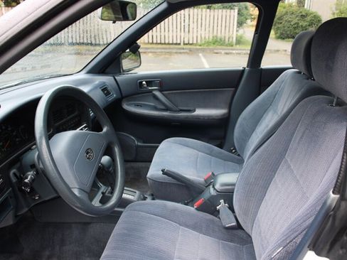 Used 1993 Subaru Legacy L FWD image 5