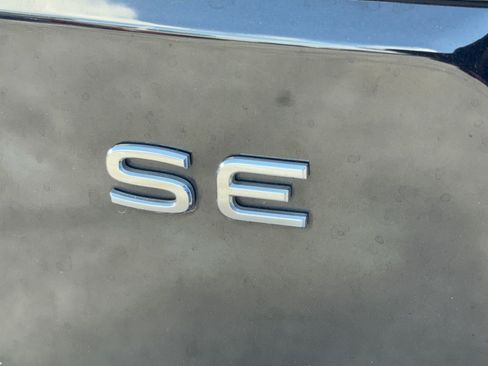 Used 2024 Volkswagen Atlas SE FWD image 31