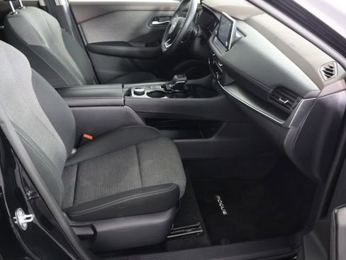 Used 2023 Nissan Rogue SV image 22