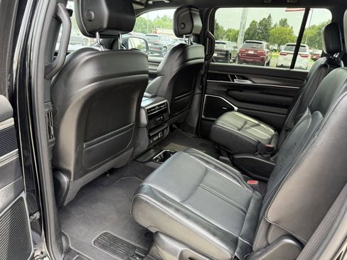 Used 2024 Jeep Wagoneer Series II image 12