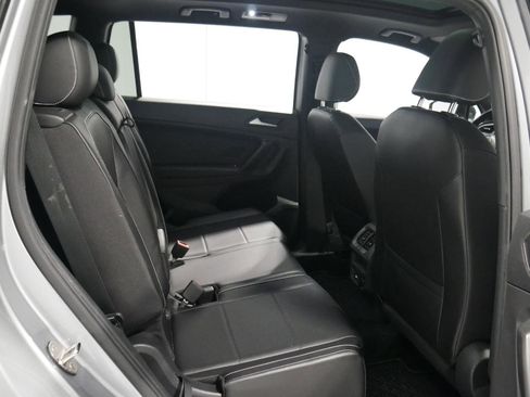 Used 2021 Volkswagen Tiguan SE R-Line image 18