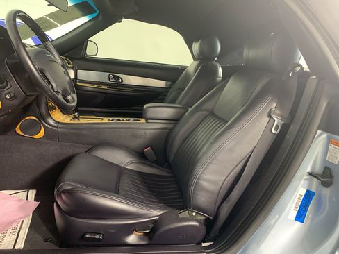 Used 2004 Ford Thunderbird image 16