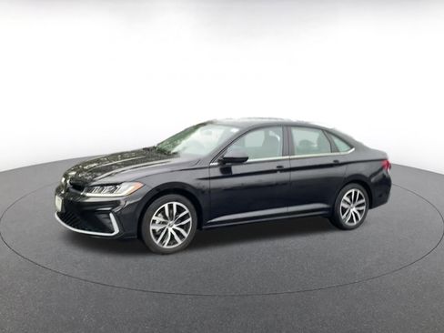 Used 2025 Volkswagen Jetta SE image 8