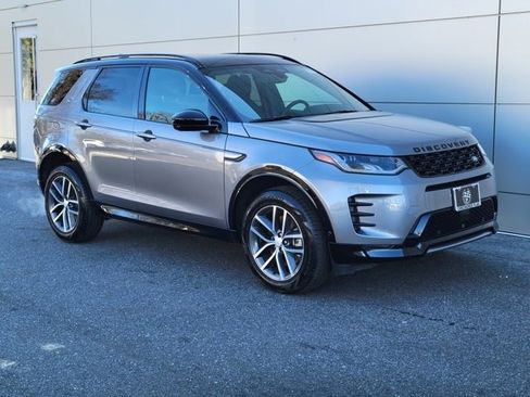 Used 2025 Land Rover Discovery Sport Dynamic SE image 6