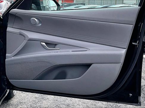 Used 2021 Hyundai Elantra SEL image 20