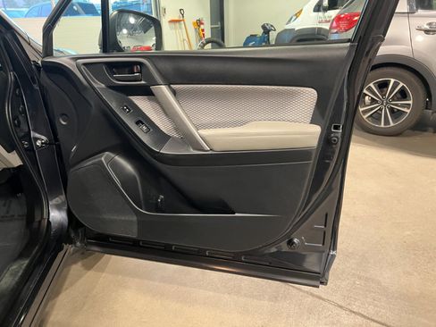 Used 2018 Subaru Forester 2.5i w/ Alloy Wheel Package image 36