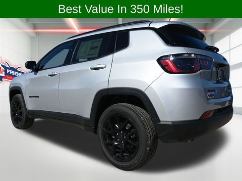New 2026 Jeep Compass Latitude image 2