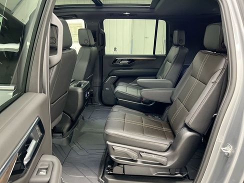 New 2026 Chevrolet Suburban High Country AWD/4WD image 24