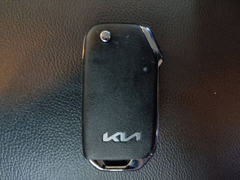 Used 2023 Kia Soul LX w/ LX Technology Package FWD image 32