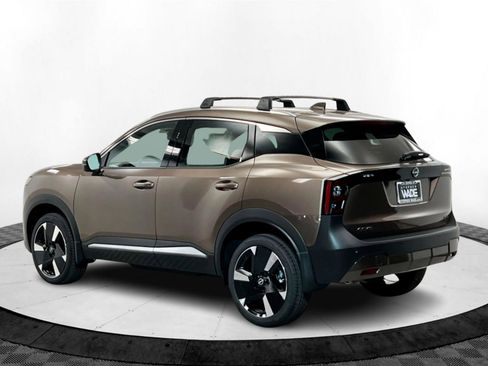 New 2025 Nissan Kicks SR image 3