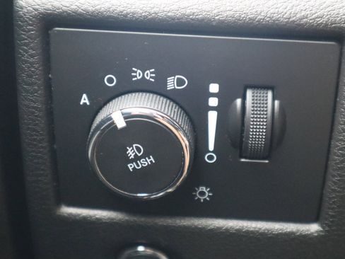 Used 2018 Jeep Grand Cherokee Limited image 60