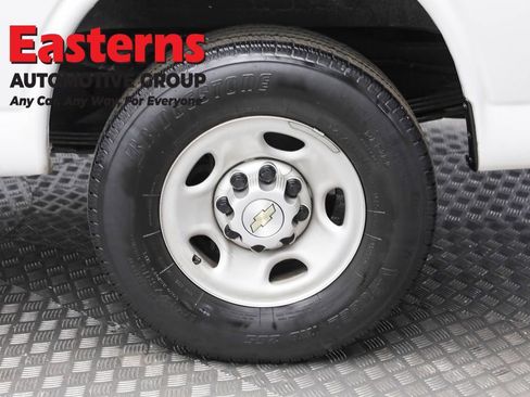 Used 2023 Chevrolet Express 2500 w/ Driver Convenience Package image 8