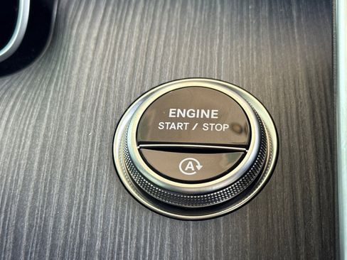 New 2025 Mercedes-Benz C 300 Sedan image 19