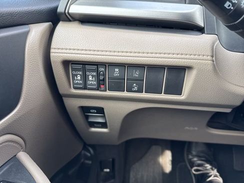 Used 2019 Honda Odyssey EX image 12
