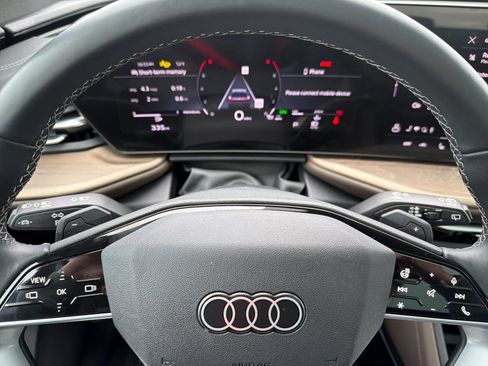 Used 2025 Audi Q5 Premium w/ Convenience Package image 26