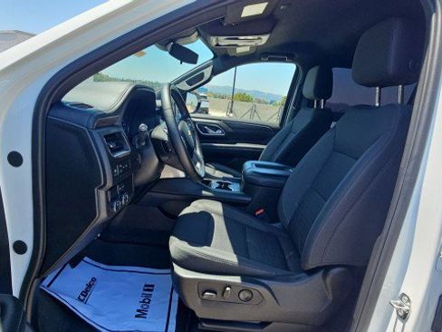 Used 2023 Chevrolet Suburban LS RWD image 18