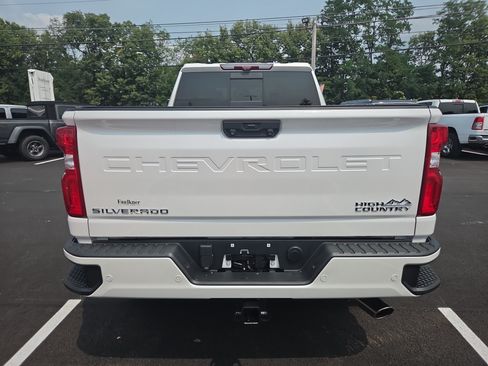 Used 2021 Chevrolet Silverado 2500 High Country w/ Technology Package AWD/4WD image 14