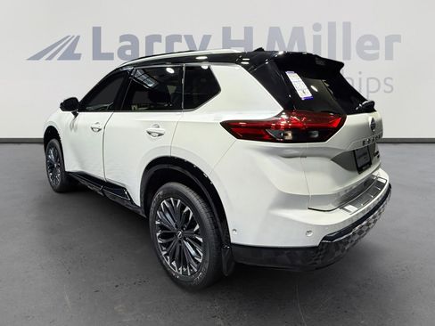 New 2026 Nissan Rogue Platinum image 3