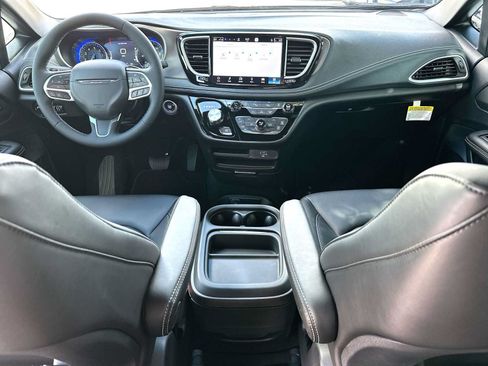 New 2027 Chrysler Pacifica Select FWD image 25