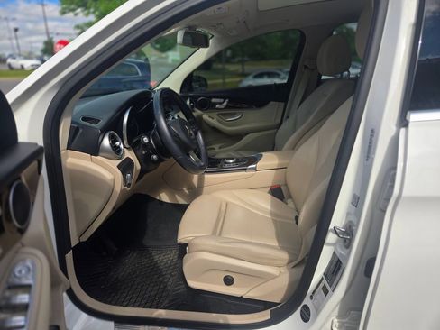 Used 2019 Mercedes-Benz GLC 300 4MATIC image 14