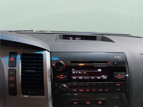 Used 2010 Toyota Tundra 4x4 CrewMax image 20