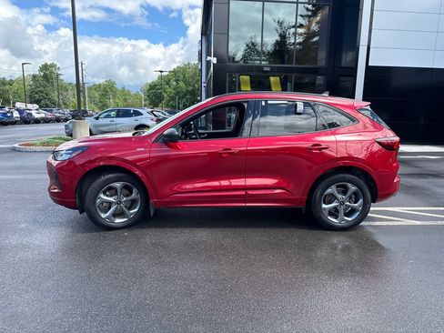 Used 2024 Ford Escape ST-Line w/ Tech Pack #1 AWD/4WD image 2