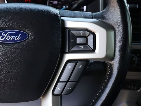 Used 2022 Ford F250 Lariat w/ Lariat Ultimate Package AWD/4WD image 37