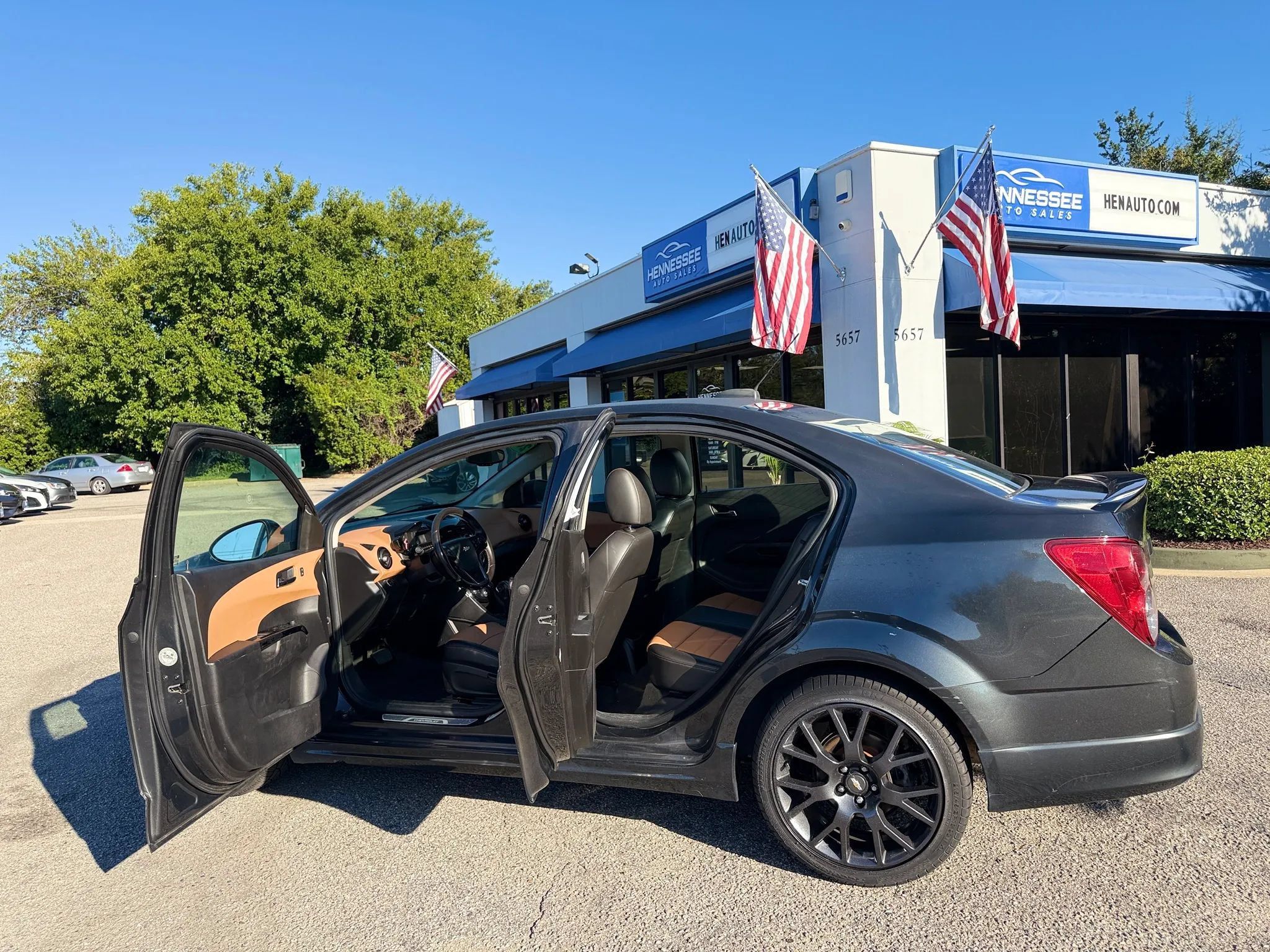 Used 2015 Chevrolet Sonic LTZ w/ Dusk Package FWD image 7