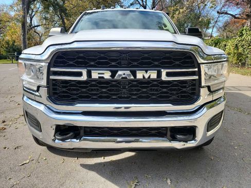 Used 2019 RAM 5500 Tradesman w/ Chrome Appearance Group image 2