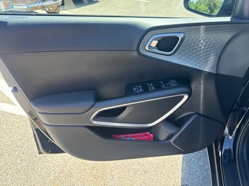 Certified 2025 Kia Soul S FWD image 16