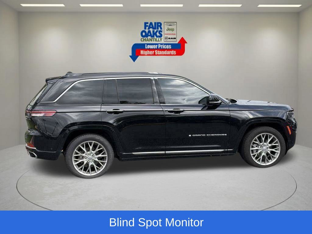 Used 2025 Jeep Grand Cherokee Summit AWD/4WD image 7