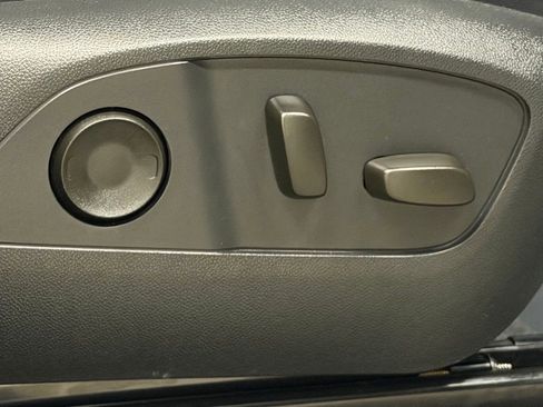 Certified 2025 GMC Acadia Elevation w/ Elevation Premium Package FWD image 26