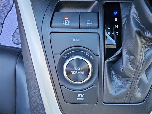 Used 2025 Toyota RAV4 XLE Premium image 35