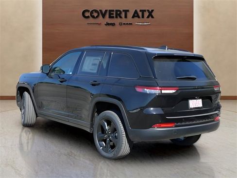 New 2025 Jeep Grand Cherokee Limited w/ Luxury Tech Group II image 3