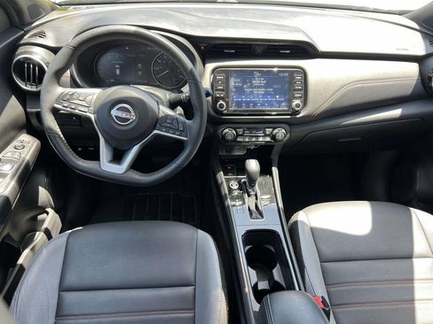 Used 2023 Nissan Kicks SR w/ SR Premium Package FWD image 12