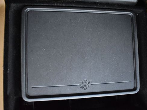 Used 2017 Cadillac Escalade Platinum image 42