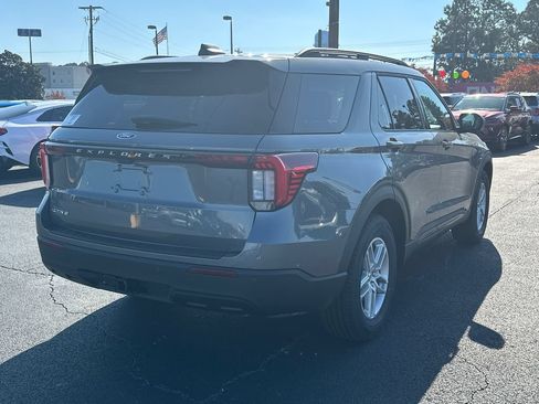 Used 2026 Ford Explorer Active RWD image 3