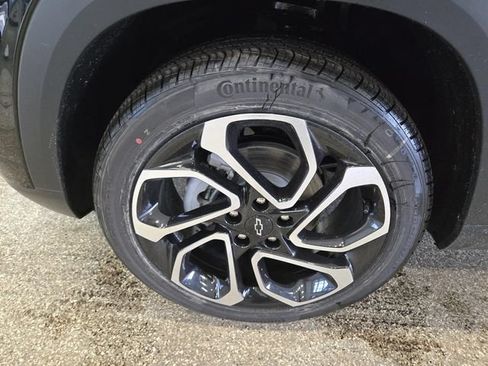 New 2026 Chevrolet Trax RS w/ Sunroof Package FWD image 12