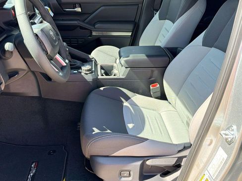 Used 2026 Toyota Tacoma SR5 image 5