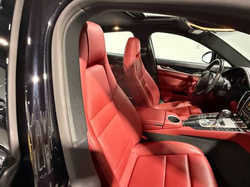 Used 2016 Porsche Panamera 4 image 50