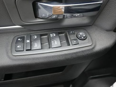 Used 2022 RAM 1500 Classic SLT AWD/4WD image 13
