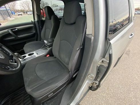 Used 2007 Saturn Outlook XE w/ Advanced Audio Pkg image 11