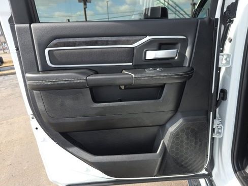 Used 2024 RAM 2500 Big Horn w/ Safety Group image 43