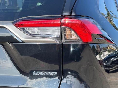 Used 2025 Toyota RAV4 Limited FWD image 30