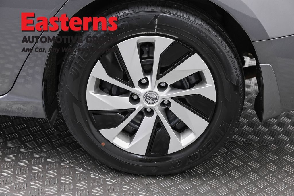 Used 2024 Nissan Altima 2.5 S FWD image 32